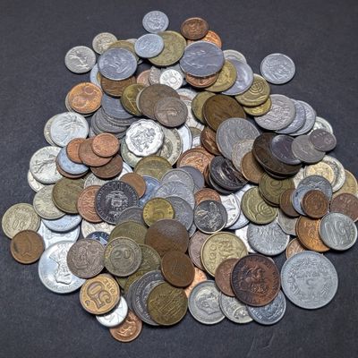 Sale Photo Thumbnail #86: 1.7 Lbs. of Various Vintage & Modern World Coins