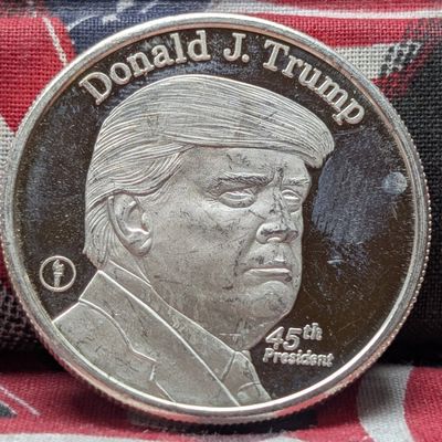 Sale Photo Thumbnail #88: 1 Troy Oz. .999 FINE SILVER The White House - Donald J. Trump Designed Round