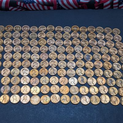 Sale Photo Thumbnail #392: (150) Pre-1982 Lincoln Memorial Cents - Shiny