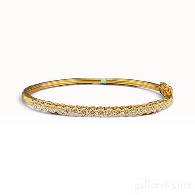 14 Karat Yellow Gold and 2.00ctw Natural Diamond Hinged Bangle Bracelet