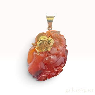 Vintage 18K Yellow Gold and 23g Carved Carnelian Rabbit Pendant