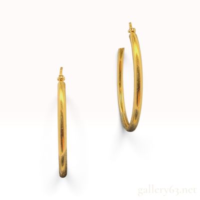 A Pair of 14K Yellow Gold Hoop Earrings