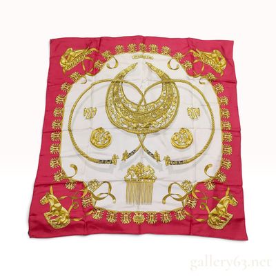 Vintage Hermes Les Cavaliers d'Or Pink Silk Carre 90