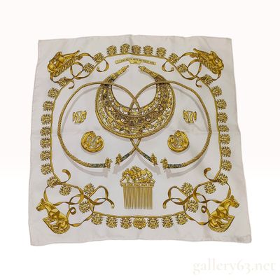 Vintage Hermes Les Cavaliers d'Or Silk Carre 45 with Box