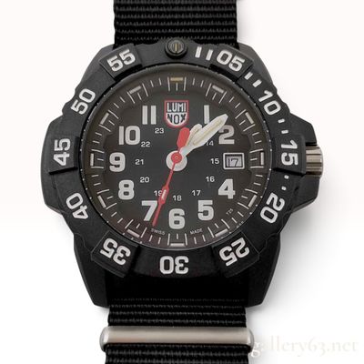 Luminox Navy SEAL Series 3500-1GGBG Carbonox Wristwatch with Box