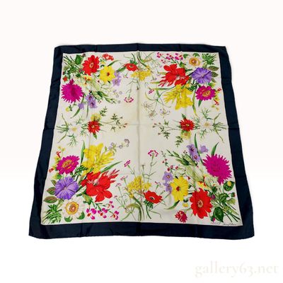 Vintage Gucci Flora Print Silk Carre 90