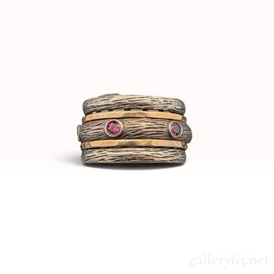 A 14 Karat Yellow Gold and Sterling Silver Rhodolite Garnet Spinner Ring Size 7