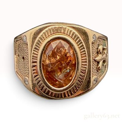 14 Karat Yellow Gold and 9.7g Signet Style Ring with Natural Diamonds and Citrine Size 9.25