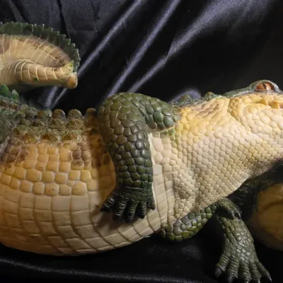 Large Realistic Alligator Crocodile Figurine Sculpture Wildlife Reptile Decor