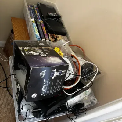 ELECTRONICS MYSTERY LOT
