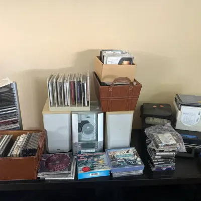 JVC CD Stereo and CD Lot