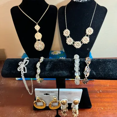 Vintage Gold Tone Costume Jewelry 