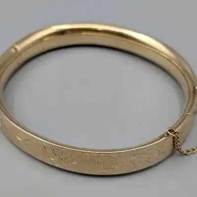 14K Ballou Etched Bangle
