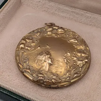 Art Nouveau Locket with Photo