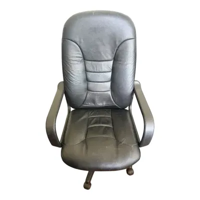 Black Padded Executive Office Chair