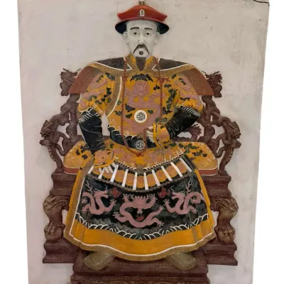 Toscano Chinese Qing Dynasty Emperor Wall Sculpture with Dragons