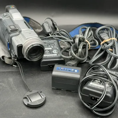  Sony DCR-TRV70 MiniDV Handycam digital video camera recorder