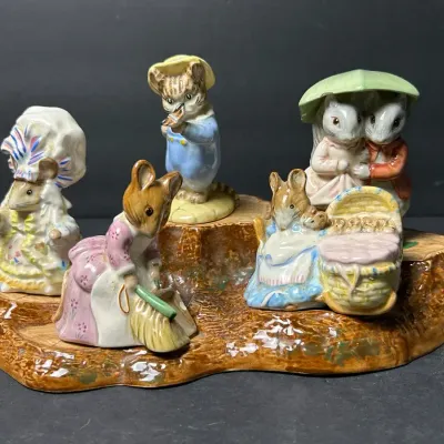 Beswick Beatrix Potter Figurines With Tree Stump Base Lot 5