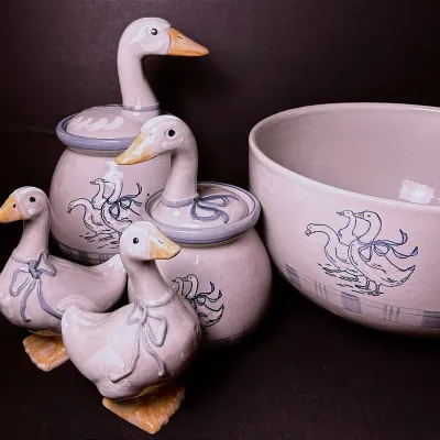 Louisville Stoneware Gaggle Of Geese Large Bowl, Canisters & Figurines