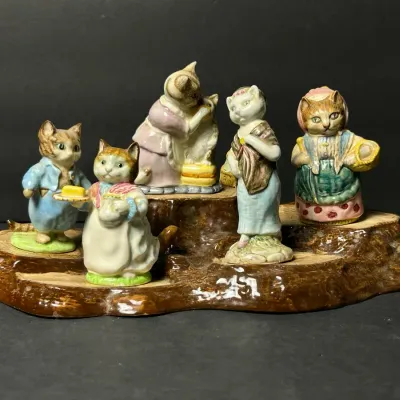 Beswick Beatrix Potter Figurines With Tree Stump Base Lot 3