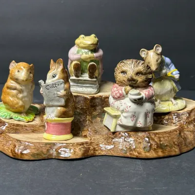 Beswick Beatrix Potter Figurines With Tree Stump Base Lot 2