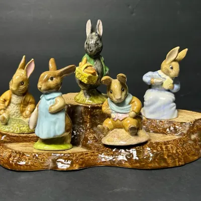 Beswick Beatrix Potter Figurines With Tree Stump Base Lot 9
