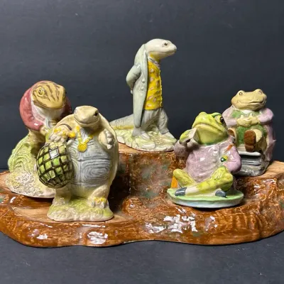 Beswick Beatrix Potter Figurines With Tree Stump Base Lot 12