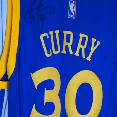Autographed Stephen Curry Adidas Golden State Warriors #30 Jersey - Size M