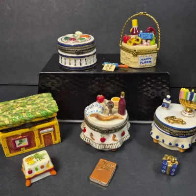 Jacob Rosenthal Judaica Trinket Boxes: Holiday Themed (5) - Lot 1