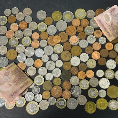 Foreign Coins & Currency - Mostly UK & Canada