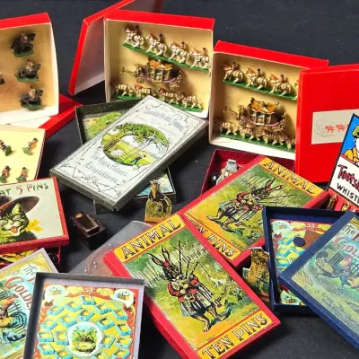 Game & Boxed Lead Toy Dollhouse Miniatures