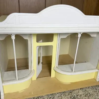 Lighted Storefront Dollhouse Miniature Display Case