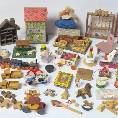 Dollhouse Toy Miniatures: Wooden Toys, Dolls, Games & Nursery Accessories - Lot 3