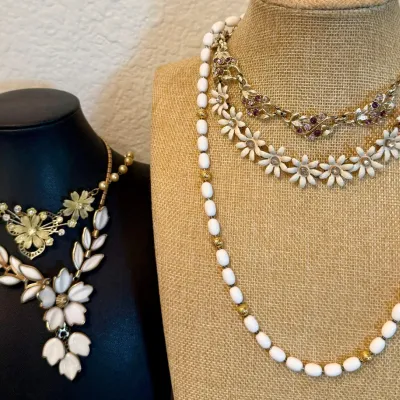 (5) Vintage Mid Century Collar Bibb Necklaces (2) Napier
