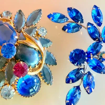 
(2) Vintage Blue Stone & Multi Stone Brooches