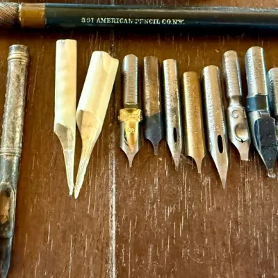 
Vintage American Pencil & Assorted Size Nibs With Original Container