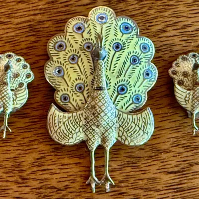 
Vintage Royal Siam Peacock Brooch & Matching Clip On Earrings