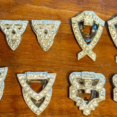 
(4) Pairs Of Art Deco Clear Rhinestone Silver Tone Metal Shoe Clips