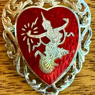 
Vintage Sterling Silver & Red Enamel Siam Heart Pin Brooch - Weight 11.63 Grams