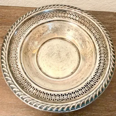 
Vintage Sterling Silver La Pierre Pierced 6 Inch Bowl - 58.07 Grams