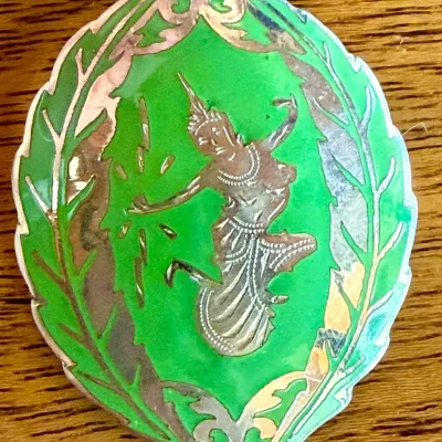 
Lovely Vintage Green Siam Silver & Enamel Pin Brooch