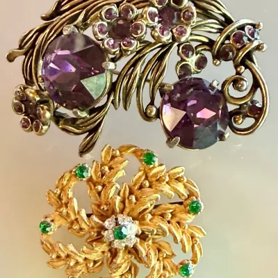 
1954 Hollycraft Corp Brooch (as Is) Vintage Gold Tone & Rhinestone Brooch
