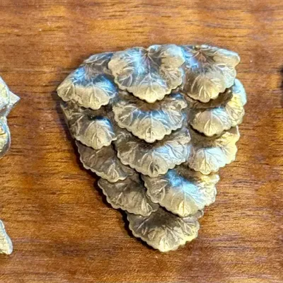 (3) Gold Tone & Pot Metal Antique Dress Sweater Clips (1) K & K