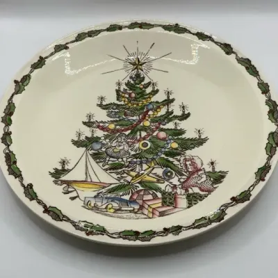 Set Of 8 Vintage Vernon's Christmas Plates