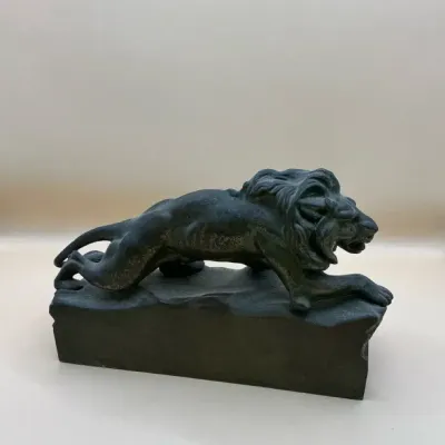 Lion Statue/Paperweight
