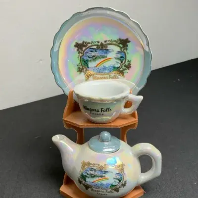 Niagara Falls Mini Teaset Figurine