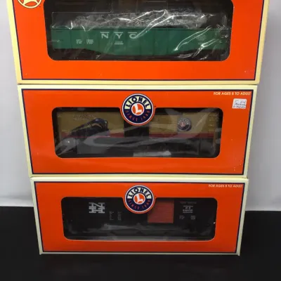 Trio of O Scale Lionel Rail Cars in Original Boxes