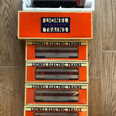 Lionel Santa Fe ALCO A-Unit & Passenger Cars Set