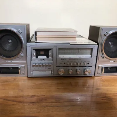 VTG GPX 9125 AM/FM Stereo Receiver, 8-Track & Turntable with Speakers
