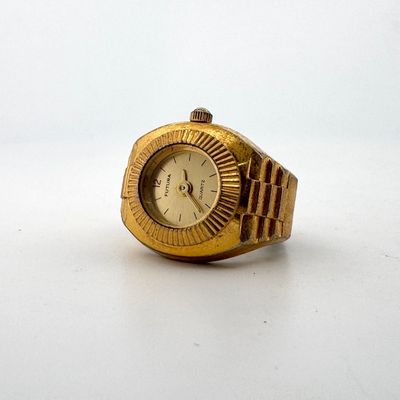 Futura Quartz Ring Watch